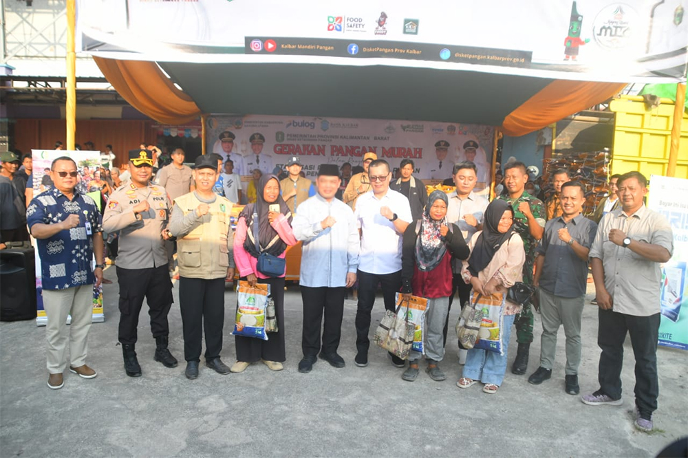 Pemprov Kalbar dan Bulog Hadirkan Sembako Murah di Kayong Utara, Ribuan Paket Ludes Diburu Warga