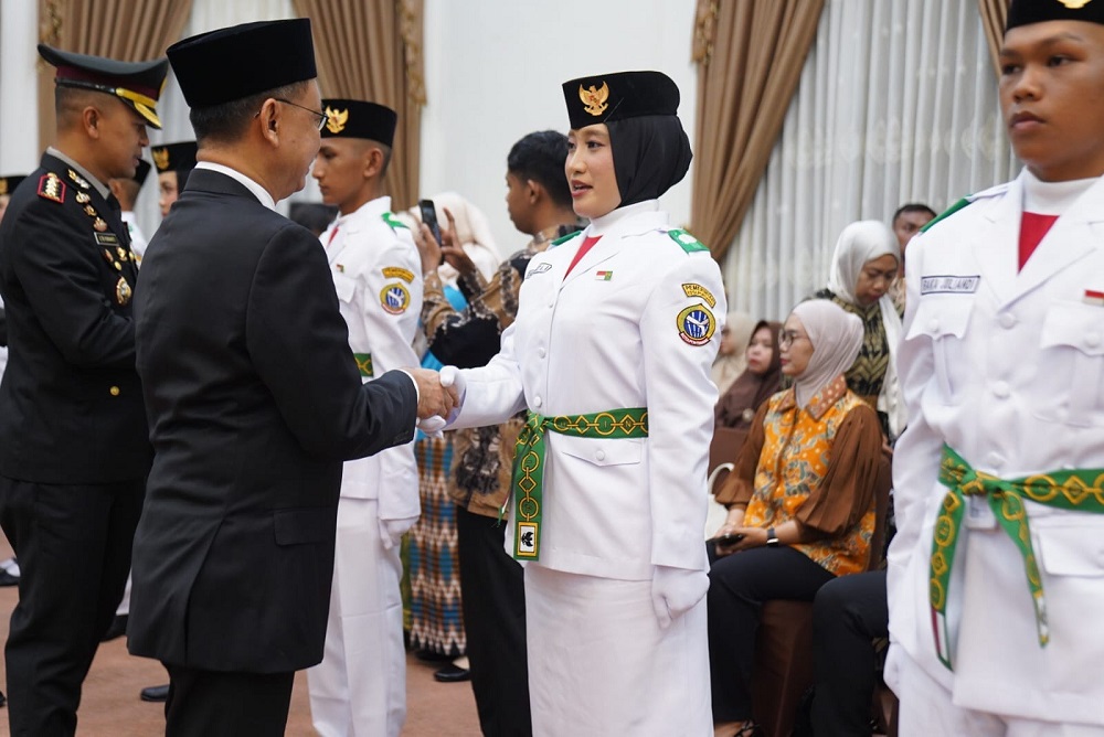 Paskibraka Kota Pontianak 2026 Dikukuhkan, Edi Kamtono Titip Amanah dan Kehormatan