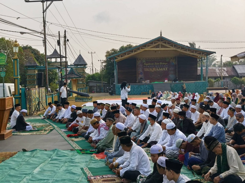 Bupati Alexander Wilyo Apresiasi Shalat Istisqa, Ajak Warga Bersatu Hadapi Kemarau
