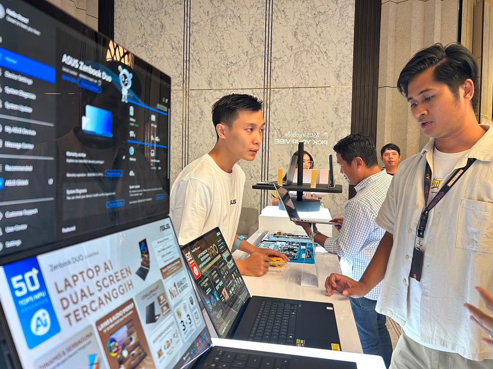 ASUS Hadirkan Laptop AI hingga Standar Militer, Garansi hingga 3 Tahun
