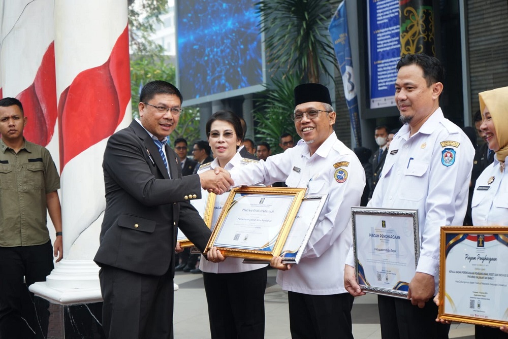 Pontianak Raih Dua Penghargaan Bidang Hukum dari Kementerian Hukum