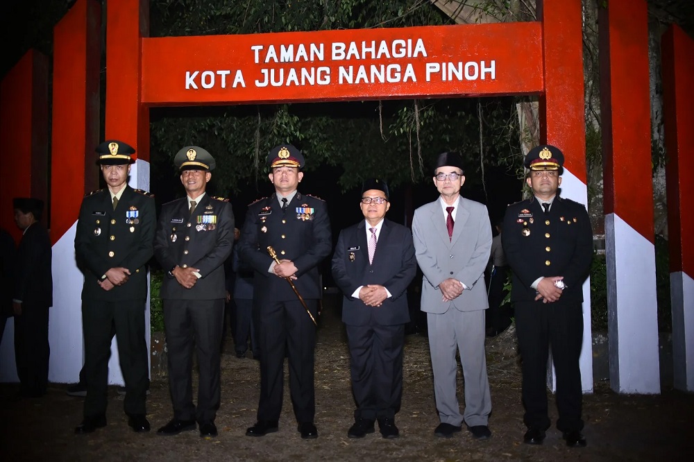 Apel Kehormatan dan Renungan Suci HUT ke-81 RI, Wabup Melawi Ajak Teladani Perjuangan Pahlawan