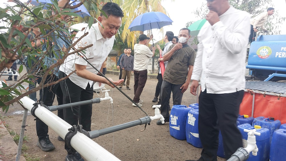 Pipa Waduk Penepat Bocor Diperbaiki, Air Tawar Kembali Diproduksi