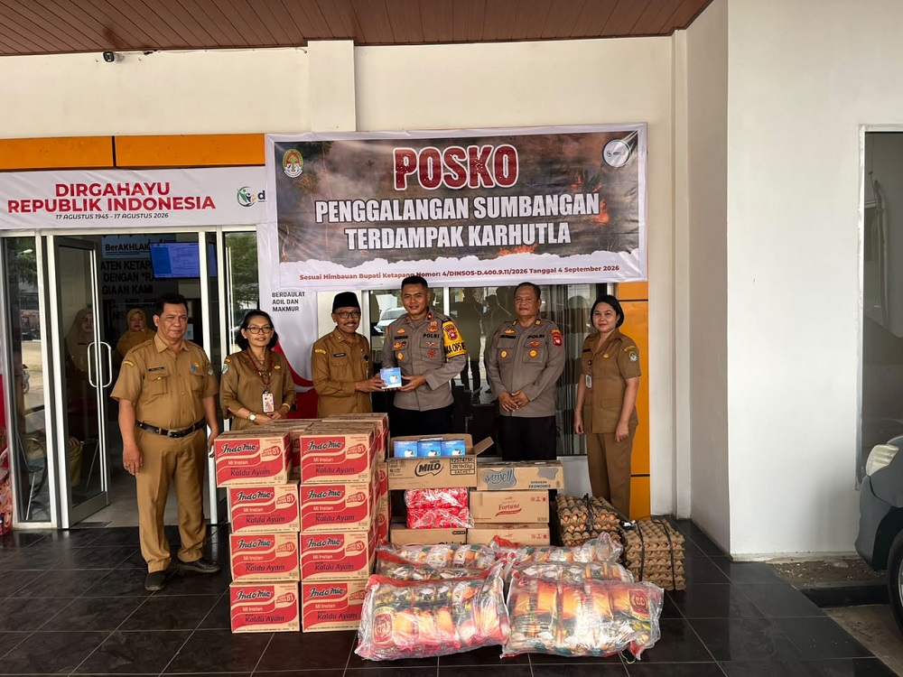 Polres Ketapang Salurkan Sembako untuk Warga Terdampak Karhutla