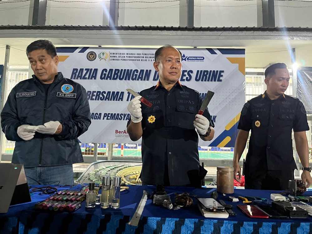Razia Lapas Pontianak Temukan Barang Terlarang, 30 Warga Binaan Dites Urine