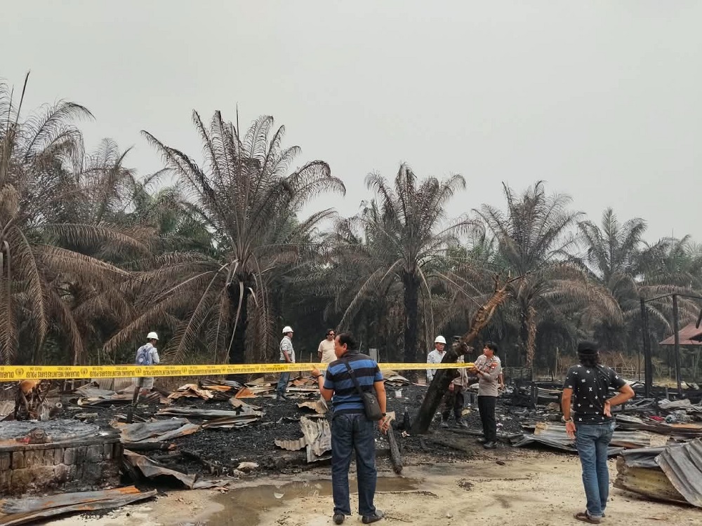 Diduga Korsleting Listrik, Barak Karyawan PT Kapuasindo Palm Industry Terbakar