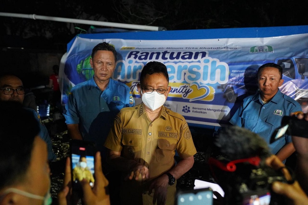 Warga Terbantu Air Tawar Gratis, Pipa Bocor di Pontianak Diperbaiki