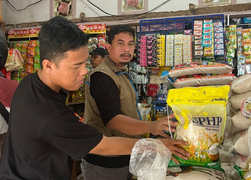 BULOG Putussibau Pantau Harga Beras di Pasar dan Swalayan, Pastikan SPHP di Bawah HET