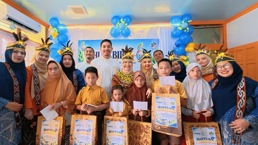 HUT ke-6, KBIB Putussibau Salurkan Bantuan Pendidikan untuk Anak-anak