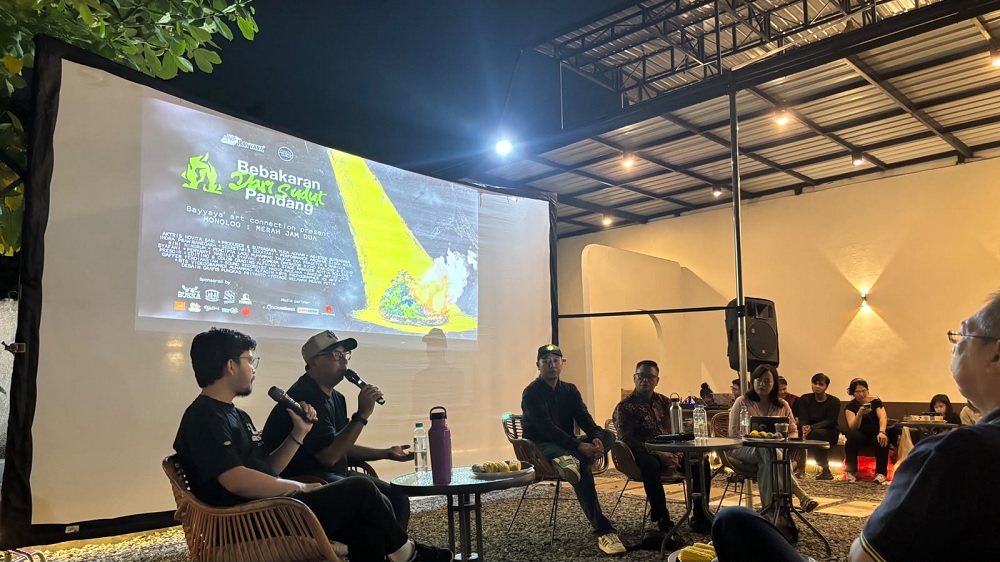 Lewat Monolog Merah Jam Dua, Bayyaya’ Art Connection Suarakan Duka Korban Karhutla Kalbar