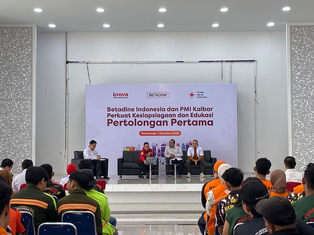 Berjibaku Padamkan Api, Betadine dan PMI Kalbar Periksa Kesehatan 100 Relawan Karhutla