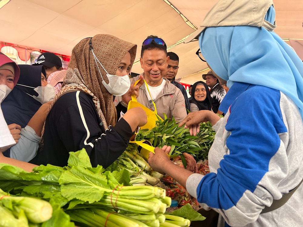 Pasar Murah Digelar Saat Car Free Day Pontianak, Warga Serbu Sembako Harga Terjangkau